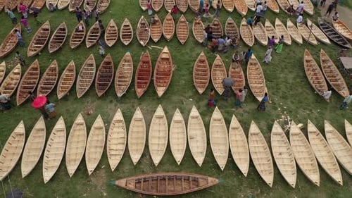 Vue aérienne d'un marché de canoës, Ghior, Dhaka, Bangladesh.