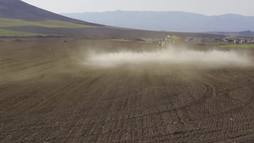 Tractor agroquímico Pulverización agrícola.