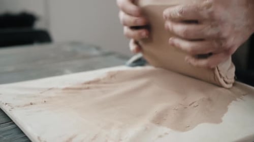 Potier conceptuel Potter en atelier