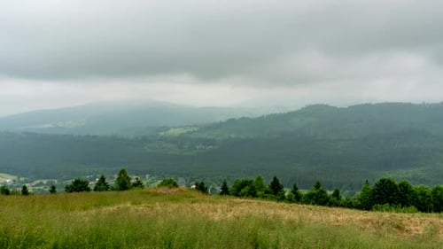 Colinas nubladas.