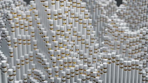 Abstrakte weiße Metallzylinder mit Gold