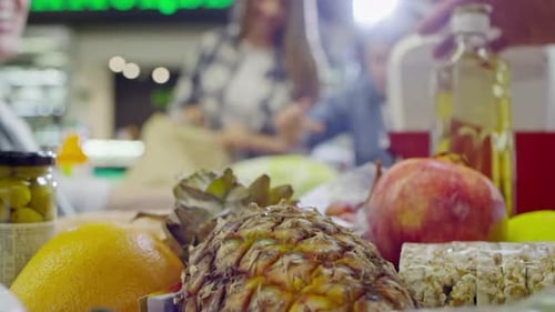 Produtos de digitalização de caixa na mercearia