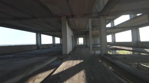FPV Drone Flies Fast Through an Abandoned Building