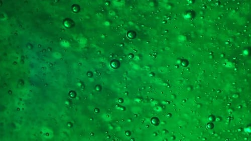 Kleine intensiv bewegende Blasen in einem Gel