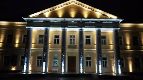 Ciudad de Ucrania Rivne. Noche de tiro aéreo