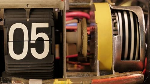 Reloj despertador Flip que cuenta hacia atrás