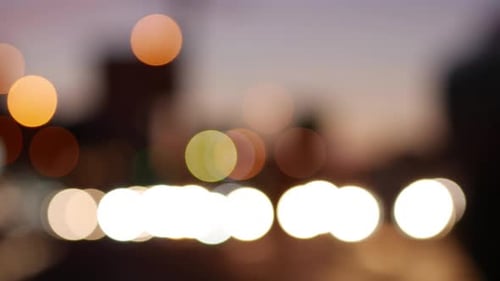 Sonnenuntergang im Stadtverkehr