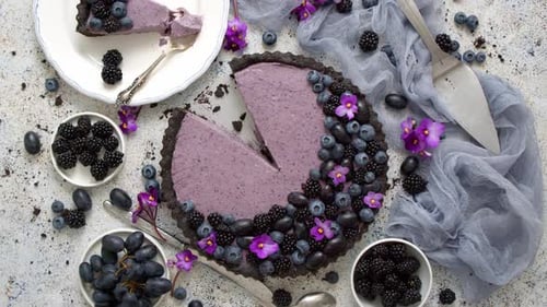 Delicious Purple Berry Tart with Blackberries and Blueberries