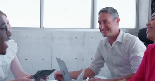 Multi-ethnic business people interacting with each other in modern office 4k