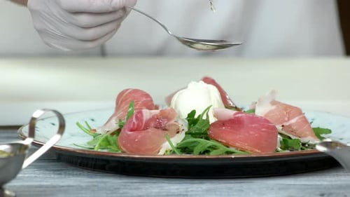 Arugula and Prosciutto Salad, Sauce.