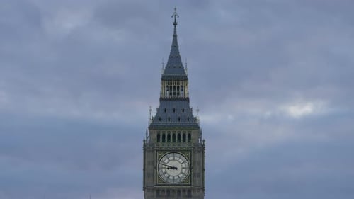 Zeitraffer des Himmels über dem Big Ben Tower