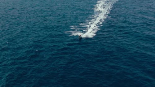 Drohnenaufnahme von Jetski