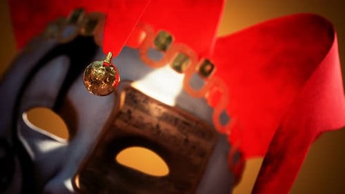 Masques de carnaval vénitien avec or