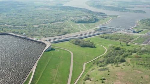 Hydroelectric dam with flowing water through gate