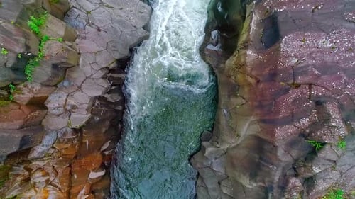Images de Drone en cascade