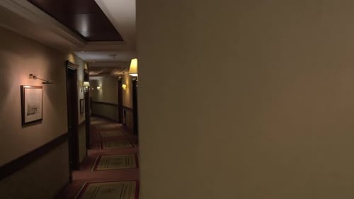 Zeitlupenblick auf die Round Hall im Luxushotel