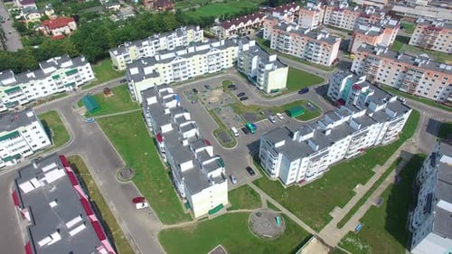 Moderne Gebäude mit Infrastruktur