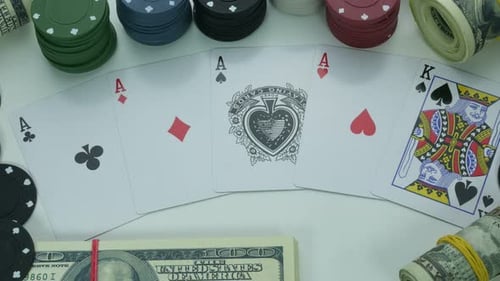 Quatre As Et De L'Argent Dans Le Casino