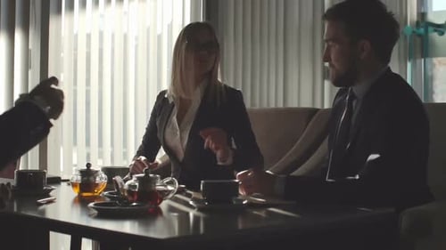 Geschäftspläne diskutieren