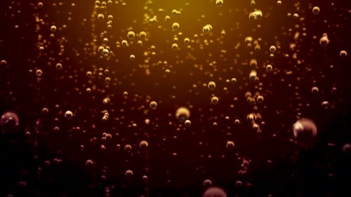 Burbujas transparentes suben bajo el agua sobre fondo de Coca-cola