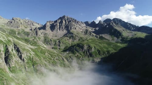 Sea of Clouds and High Mountains