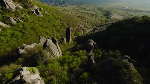 Extreme flight between mountain rocks