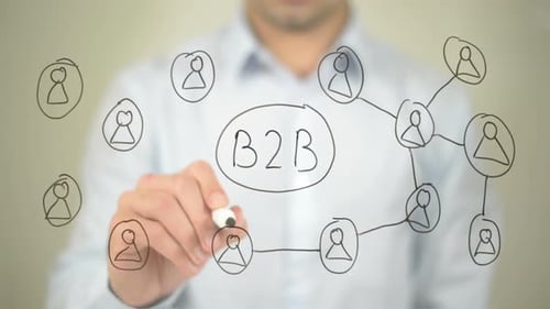 B2B-Netzwerkkonzept, Arzt schreibt auf transparentem Bildschirm