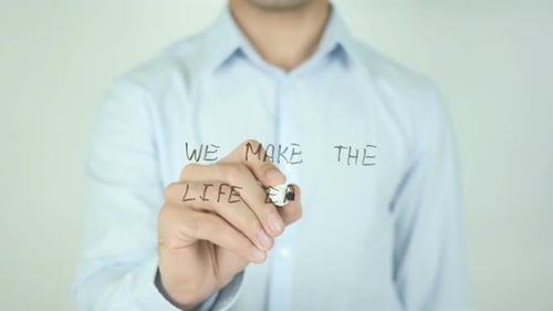 Nous vous simplifions la vie en écrivant sur un écran transparent