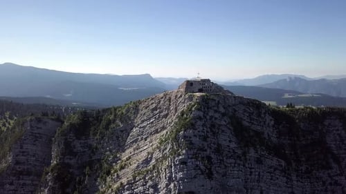 Vue panoramique aérienne de Cima Vezzena, également appelée Pizzo di Levico à Trente, en Italie
