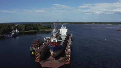 Branchenansicht Das Trockendock in der Werft — Luftaufnahme