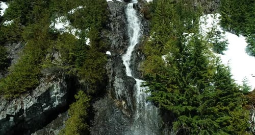 Schnee Wasserfall Zeitlupe Tilt Shot Wasser Fallende Sprühsteine
