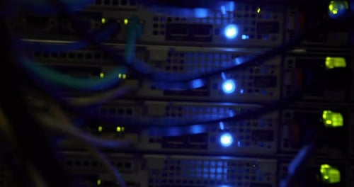 Lichter blinken auf dem Server