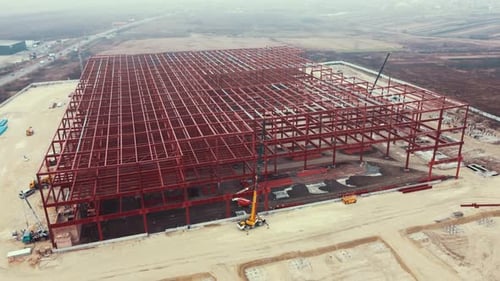 Construction d'entrepôts à partir de structures métalliques