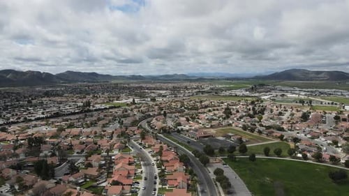 Luftaufnahme von Hemet City im San Jacinto Valley im Riverside County, Kalifornien