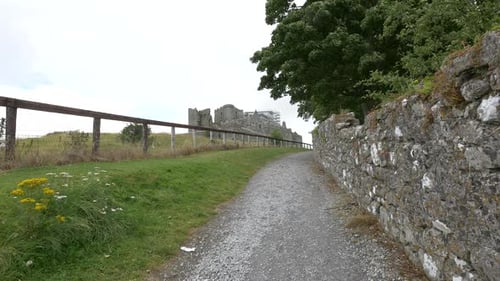 Alley leading to the Rock of Cashel