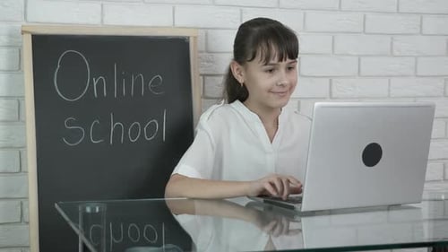 Online-Schulaufgaben.