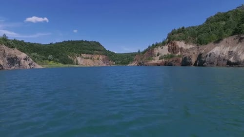 Über dem Wasser