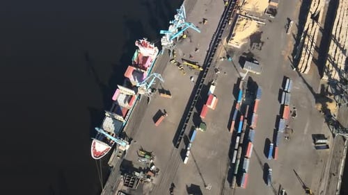 Terminal für Containerschiffe