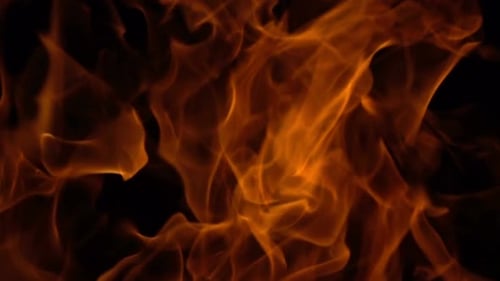 Feuer auf schwarzem Hintergrund