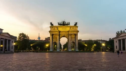 Lapso de tiempo del Arco della Pace en Milán, Italia