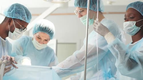 Rekonstruktive Chirurgie. Gruppe für kosmetische Chirurgie, Durchführen