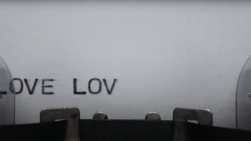 Tapez du texte sur une machine à écrire