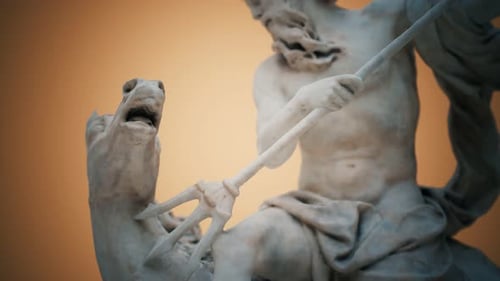 Gros plan de la statue de Neptune