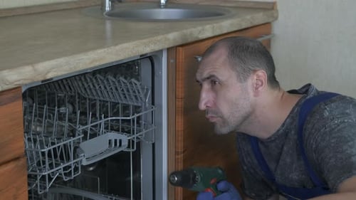 Haushaltsgeschirrspüler reparieren