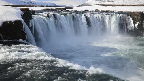 Godafoss-Wasserfall am Fluss Skjalfandafljot, Island