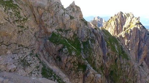 Montagnes Rocheuses chauves sur lesquelles grimper
