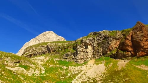 Big Rocky Structures and Clean Blue Deep Sky