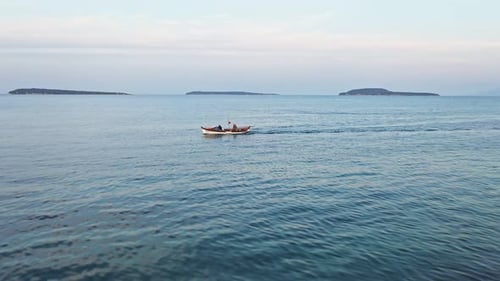 Survol du bateau de pêcheur