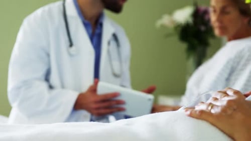 Senior woman relaxing in the ward