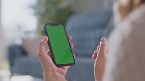 Using Smartphone with Green Screen Close Up